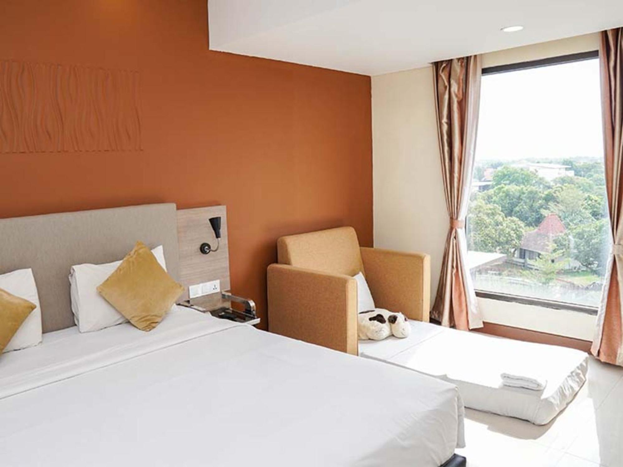 Verse Hotel Cirebon Exterior foto